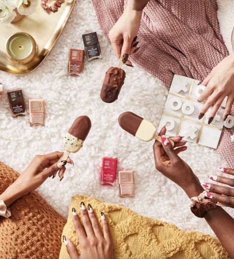 Double-dipped ice cream bars and chocolate-scented nail polish? Yes, please! READ MORE... Brand Nails, Instagram Timeline, Ice Cream Nails, Magnum Ice Cream, Almond Ice Cream, Nail Artwork, Cream Dip, Ice Cream Bars, Cream Photos