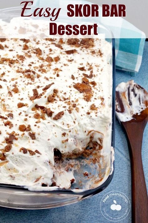 This Easy NO BAKE Skor Bar Recipe will make your life simple! Layered like a Skor Bar Trifle with chocolate cake, pudding, cream cheese, broken Skor bars (or Heath bars) and whipped cream, it's a quick and easy dessert that's the perfect last minute dessert for bringing along to a potluck or any gathering. #easydessert #dessert #skorbars #healthbars #skorbartrifle #potluckdessert #skorbarrecipe Chocolate Cake Pudding, Easy Potluck Desserts, Potluck Recipes Dessert, Lasagna Dessert, Skor Bars, Bar Desserts, Chocolate Loaf Cake, Cake Pudding, Potluck Desserts