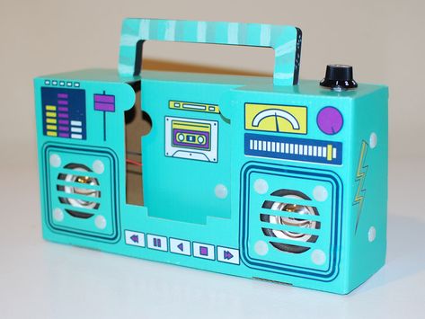 Diy Boombox, Cardboard Frame, Magnetic Tape, Diy Speakers, Crafty Kids, Graphic Design Fun, Love Craft, Purim, Marker Pen