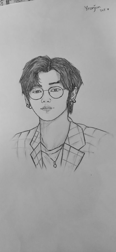 TXT yeonjun #txt Txt Drawings Easy, Kpop Drawing Ideas, Yeonjun Sketch, Txt Kpop, Sugar Skull Girl, Yeonjun Txt, Kpop Drawings, Txt Yeonjun, Book Drawing