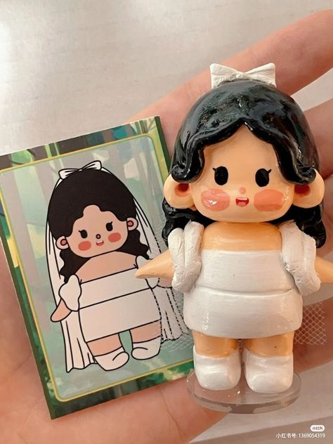 Clay Figures People, Polymer Clay People, Clay People, Clay Magnets, ดินปั้น Polymer Clay, Tanah Liat, Clay Diy Projects, Art And Craft Videos, Cute Polymer Clay