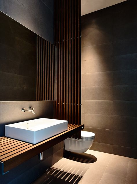 Super clean vanity to partition connection. Its too dark, but we can lighten it up and do something similar.  Greenbank Park / HYLA Architects Drømme Bad, Bilik Air, Toilet Sink, Interior Minimalista, Bad Inspiration, Toilet Design, Amazing Buildings, Bad Design, House Bathroom