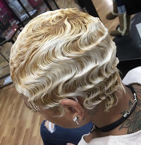 Honey Blonde Finger Waves, Hair Braid Diy, Waves Haircut, Finger Waves Short Hair, Short Natural Haircuts, French Braid Hairstyles, Short Hair Pixie Cuts, Short Blonde, Short Blonde Hair