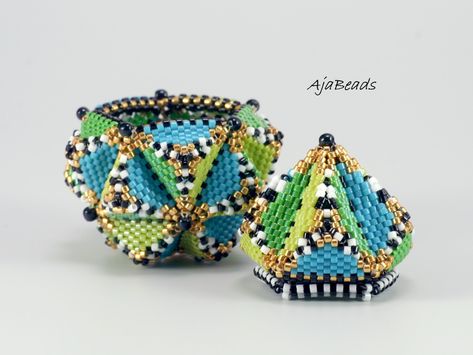 Beading Tutorial Egg-box - Etsy Australia 3d Beading, Beadwork Ideas, Beadwork Tutorial, Egg Box, Beaded Beads, Beaded Boxes, Bead Weaving Patterns, Beading Techniques, Necklace Patterns