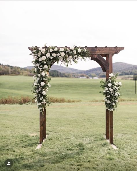 Arbor Ideas Wedding Rustic, Wood Wedding Arch Ideas, Wooden Arbour Wedding, Nature Wedding Arch, Wedding Photo Arch Backdrops, Wedding Ceremony Arbor Ideas, Decorating Arch For Wedding, Rustic Arbor Ideas, Rectangle Arch Wedding