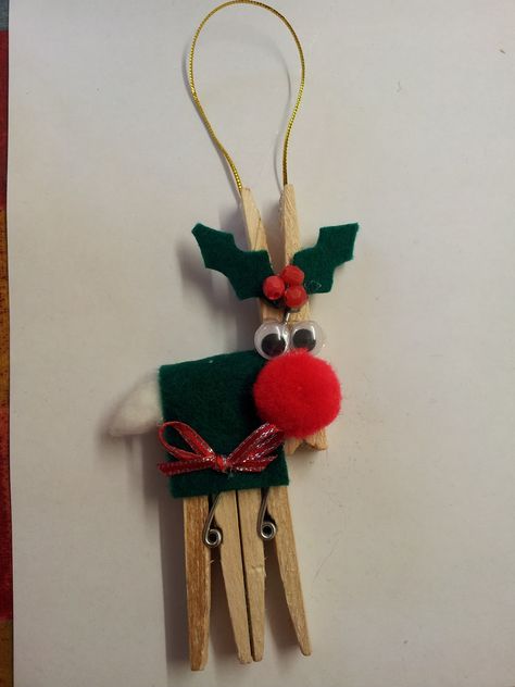 Clothespin Crafts Christmas, Christmas Clothespins, Reindeer Craft, Clothes Pin Crafts, Navidad Diy, Toddler Christmas, Christmas Ornament Crafts, I Have Done, Ornament Crafts