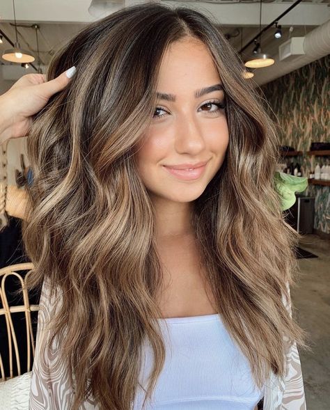 Balayage For Long Brown Hair, Brown Hair With Olive Skin Tone, Brown Hair Balayage Blue Eyes, Highlights Brown Hair Spring, Warm Bayalage Light Brown Hair, Burnette For Spring, Balayage Side Part, Brown Partial Balayage, Hair For Hazel Eyes