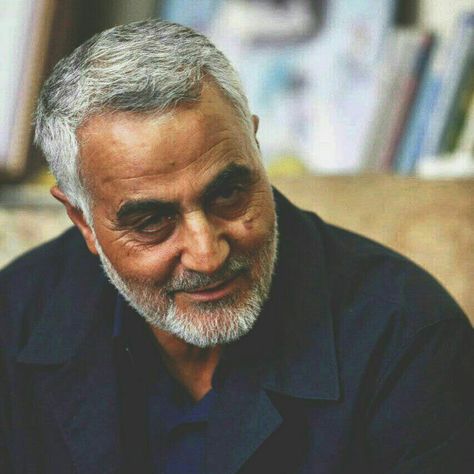 General Soleimani General Soleimani, Gas Mask Art, Qasem Soleimani, Muslim Images, Daisy Wallpaper, Karbala Photography, Islamic Girl, Real Hero, Masks Art