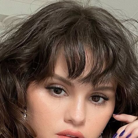 Bangs Selena Gomez, Hung Vanngo, Curly Wurly, Inspo Hair, 2023 Hair, Length Hair, Selena Gomez, Medium Length Hair Styles, Medium Length