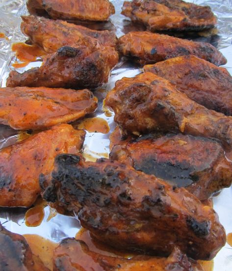 Frozen Wings On The Grill, Grilling Frozen Chicken, Buffalo Food, Bbq Wings Recipe, Summer Dinner Recipes Grill, Frozen Chicken Wings, Grilled Wings, Grill Food, Bbq Chicken Wings