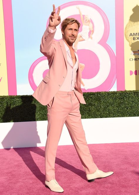 Pink Suit Men, Ken Barbie, Gucci Suit, Райан Гослинг, Christmas Wear, Jon Bernthal, Pink Suit, Ryan Reynolds, Ryan Gosling