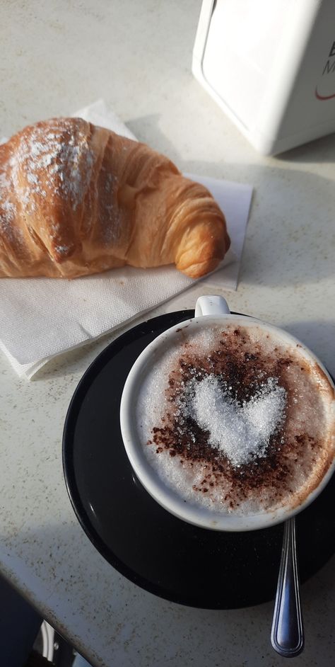 #colazione#colazioneaesthetic#love#aesthetic#sfondo#sfondoaesthetic#wallpaper#coffee#croissant#autunno#wallpaperaesthetic#cuore#cappuccino#cornetto Wallpaper Coffee, Fake Pic, Gym Ideas, Love Aesthetic, Fake Pictures, Beautiful Nature Pictures, Milk Tea, Coffee Time, Cappuccino