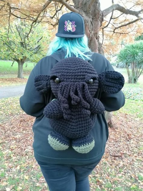 The Best Cthulhu Backpack Pattern Ever! Well, I’ve Only Seen This One and It’s Amazeballs! | KnitHacker Crochet Cthulhu, Mochila Crochet, Single Crochet Decrease, Crochet Unique, Confection Au Crochet, Crochet Backpack, Crochet Decrease, Pattern Backpack, Backpack Pattern