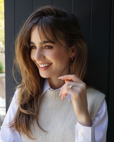 Lily Colins Bangs, Lily Collins Hairstyles, Lily Collins Bangs, Lily Collins Makeup, Lily Collins Short Hair, Lily Jane Collins, Lily Collins Hair, Lily Collins Style, Hair Secrets