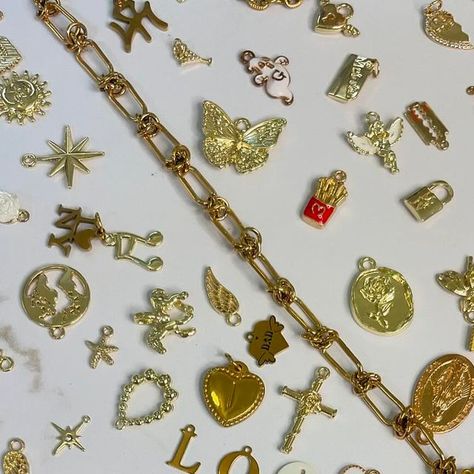 KIKICHIC® Custom Charm Bracelets and Necklaces✨ on Instagram: "Statement gold memories of New York, dripping in magic ✨✨✨

We have a selection of, gold, silver & 1000’s of colours & designs to choose from. 

Pop in today to design yours 

Open 11-7 ⏱️ 7 days away week 

📍637 Broadway, New York, NY, 10012 

#charmbar #charms #newyork #nyc" Broadway New York, Charm Bar, Custom Charm Bracelet, Bracelets And Necklaces, Custom Charms, 7 And 7, Charm Bracelets, Color Design, Broadway