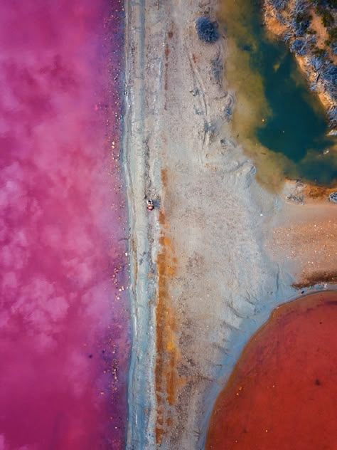 Hutt Lagoon in Western Australia - is a salt lake with a pink hue due to the presence of the beta-carotene producing algae, created by the separation from the Indian ocean. The lagoon contains the world’s largest microalgae production plant, a... Hutt Lagoon, Pink Lakes Mexico, Blue Lagoon Photography, Laguna Agate, Pink Lakes Australia, Pink Lake Western Australia, National Geographic Photography, National Geographic Photo Contest, Earth View