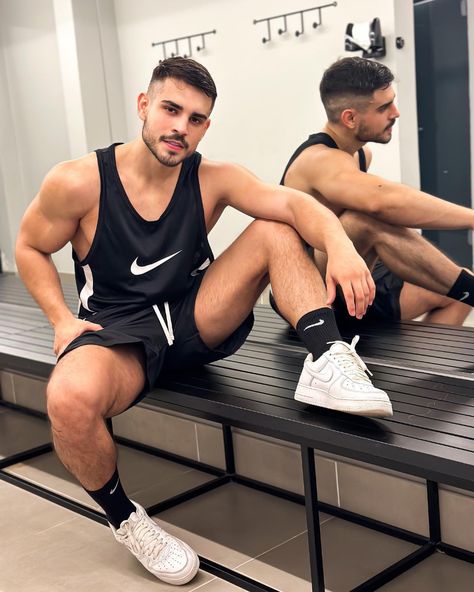 Luis Henrique Bessas (@luis_bessas) • Instagram photos and videos Male Model Names, Beard And Mustache Styles, Gym Boy, Male Fitness Models, Soccer Guys, Boy Models, Men's Muscle, Beard No Mustache, Attractive Guys