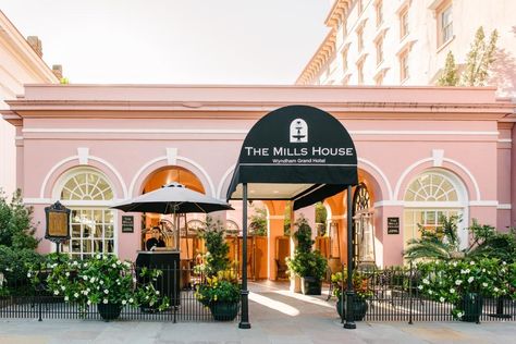 Love this facade <3 Charleston Place Hotel, Hotel Wedding Ceremony, Hotel Wedding Receptions, Charleston Hotels, Outdoor Pool Area, Indoor Event, Hotel Wedding Venues, Hilton Hotel, Wedding Spot