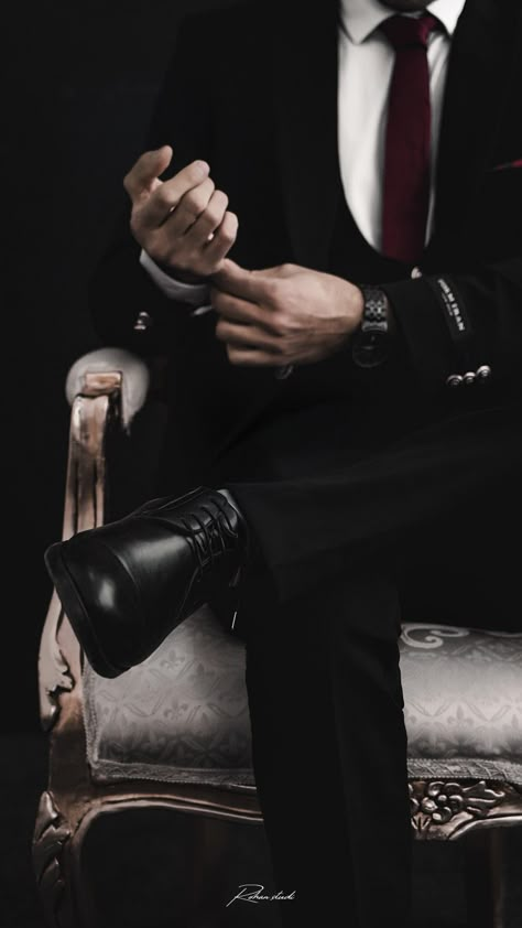 Courtesan Aesthetic Male, Con Man Aesthetic, Mob Boss Aesthetic Male, Boss Man Aesthetic, Mafia Boys Aesthetic, Boss Aesthetic Male, Man In Suit Aesthetic, Rich Business Man, Terms And Conditions Lauren Asher