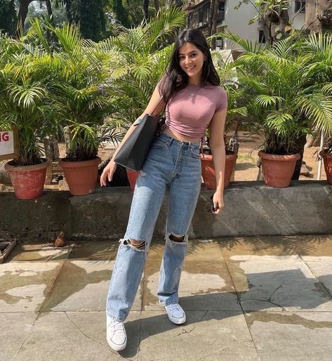 [AffiliateLink] 88 Top Casual College Outfits Indian Tricks You Have To See Today #casualcollegeoutfitsindian Concert Outfit Casual Jeans, College Fits Summer, Cute College Outfits Summer, Girly Outfits Jeans, Everyday College Outfits Casual, College Fits Aesthetic, Simple Girly Outfits, Casual College Outfits Indian, Casual College Outfits Summer