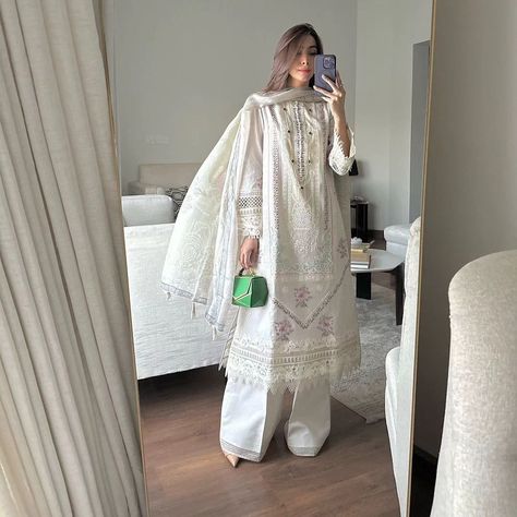 @manieredeelahis in @qalamkar_ Festive Lawn. Available now in India : www.aarzu.co [Tap Link in Bio 🔗] #qalamkar #festivelawn #2024 Casual Pakistani Outfits, Raya Outfit, Shoes Guide, Elegant Fashion Outfits, Celebrity Fashion Looks, Cute Modest Outfits, Amazing Wedding Dress, Pakistani Fancy Dresses, Desi Fashion Casual