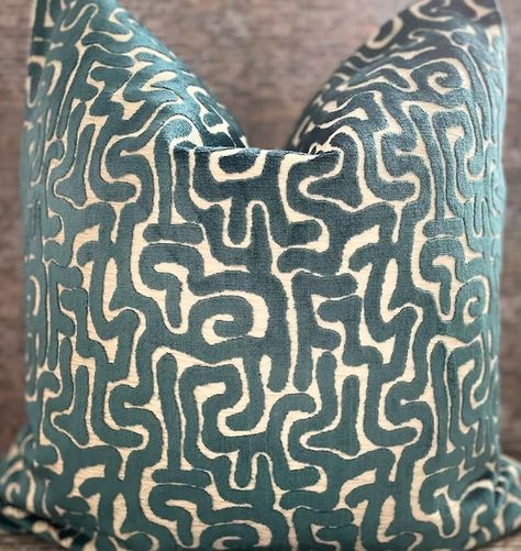 3BModLiving - Etsy Teal Pillows, Pillow Cover Design, Cover Size, Gorgeous Fabrics, Beautiful Pillows, Designer Pillow, Scatter Cushions, Beach Decor, Staging