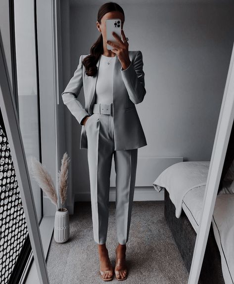 Trendy Dresses Summer, Lawyer Fashion, Fashionable Work Outfit, Lawyer Outfit, Outfit Work, Corporate Fashion, Summer Outfits For Moms, Professional Outfits Women, Business Outfits Women