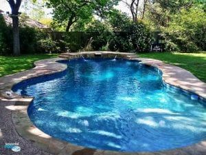 Inground Pools With Retaining Walls, Free Form Pools, Freeform Pool Designs, Pools Inground, Pools Ideas, Dipping Pool, Inground Pool Landscaping, Pool Inspiration, Poolside Furniture