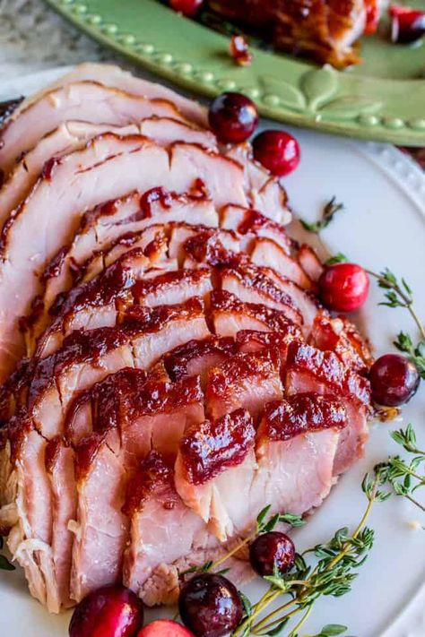 Homemade Ham Glaze, Christmas Ham Recipes, Ham Recipes Baked, Easy Christmas Dinner, Ham Dinner, Ham Glaze Recipe, Holiday Ham, Christmas Dinner Menu, Christmas Ham