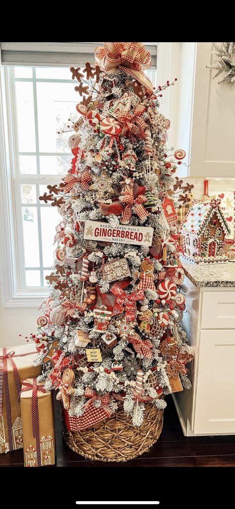 White Christmas Tree Gingerbread Theme, Red And White Gingerbread Christmas Tree, Gingerbread Christmas Decor Kitchen, Gingerbread Lane Christmas Tree, Flocked Gingerbread Tree, Gongerbread Woman Christmas Tree, Gingerbread Christmas Decor, Gingerbread Decorations, Christmas Decor Inspiration