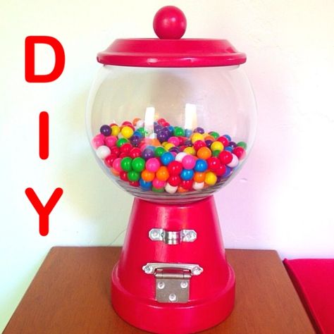 DIY- Gumball Machine  http://www.youtube.com/watch?v=gzyG4mE5-1s Diy Gum Ball Machines, Diy Large Gumball Machine, Diy Gumball Machine, Bubble Gum Machine, Gumball Machines, Candy Balls, Pumpkin Contest, Creative Creations, Christmas Craft Fair