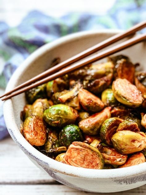 Gochujang Recipes, Air Fryer Brussels Sprouts, Gochujang Recipe, Mermaid Food, Avocado Shake, Gochujang Sauce, Chinese Noodles, Sprout Recipes, Brussels Sprouts Recipe