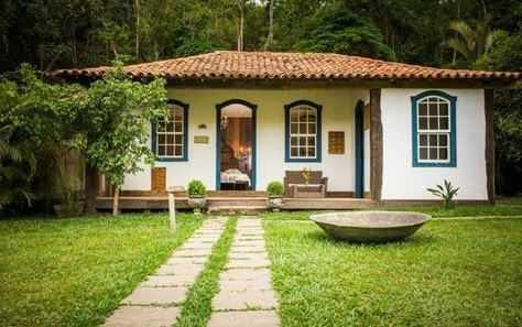 Brazil Houses, Farm Plans, Rest House, Model House Plan, Backyard Sheds, Countryside House, Village House Design, Spanish House, Dream House Exterior