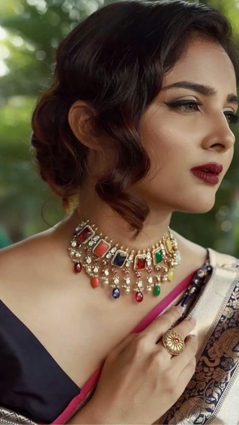 Navaratna Choker, Work Designs Blouse, Blouse Neck Designs Saree, Navaratan Jewellery, Navratna Jewellery, Latest Blouse Back Neck Designs, Blouse Sleeves Design, Latest Saree Blouse Designs, Blouse Designs Saree