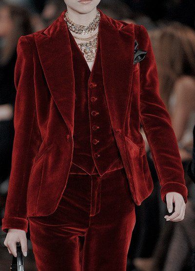 Ralph Lauren Fall 2012 Runway Men, Harry Clarke, Ralph Lauren Fall, Velvet Suit, Fashion Week Runway, Velvet Fashion, 여자 패션, Mode Streetwear, Fotografi Potret