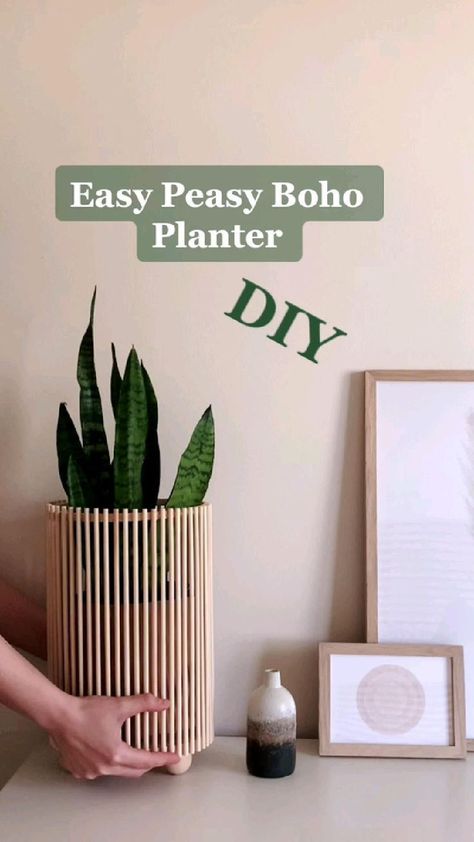 DIY Peasy Boho Planer | Homemade | Girl Lifehacks in 2022 | Diy boho decor, Diy crafts room decor, Dollar tree crafts Boho Crafts Diy, نباتات منزلية, Diy Boho Decor, Astuces Diy, Dekor Diy, Barbie Kitchen, Craft Room Decor, Deco Decor, Pinterest Diy