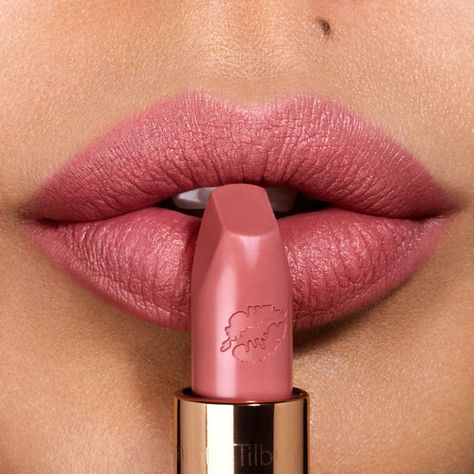 Charlotte Tilbury Hot Lips Charlotte Tilbury Hot Lips, Skin Tone Hair Color, Burgundy Lipstick, Hot Lipstick, Lipstick For Fair Skin, Hot Pink Lips, Color Lipstick, Pink Lip Gloss, Lipstick Matte