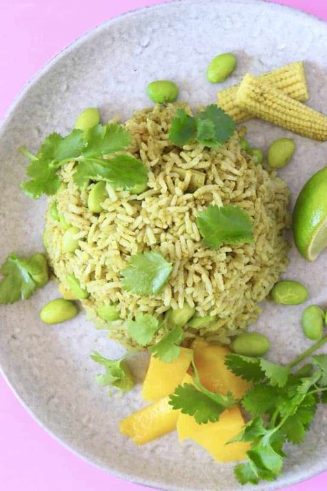 Green Curry Rice, Curry Rice Recipes, Summer Entertaining Recipes, Vegan Thai Green Curry, Curry Fried Rice, Thai Green Curry Paste, Thai Green Curry, Green Rice, Green Curry Paste