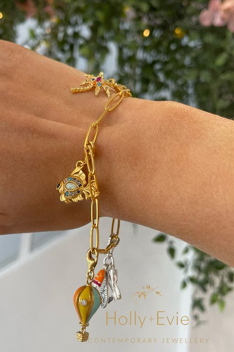 Charm bracelet gold jewellery Thomas Sabo Charm Bracelet, Flower Charm Bracelet, Thomas Sabo Charms, Vintage Stud Earrings, Gold Charm Bracelet, Cz Stud Earrings, Colorful Jewelry, Stone Studs, Charm Rings