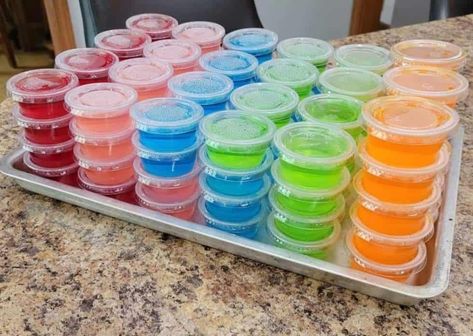 Basic Jello Shot Recipe, Pineapple Infused Vodka, Easy Jello Shots, Blue Jello Shots, Making Jello Shots, Best Jello Shots, Holiday Punch Recipe, Fuzzy Navel, Apple Cider Cocktail