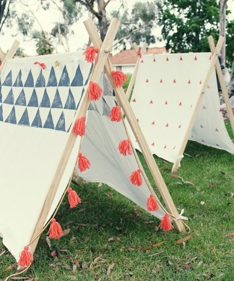 Build a teepee. | 31 DIY Ways To Make Your Backyard Awesome This Summer A Frame Tent, Diy Tent, Diy Projektit, Backyard Fun, Diy Easy, Diy Backyard, Outdoor Fun, Diy For Kids, Summer Fun