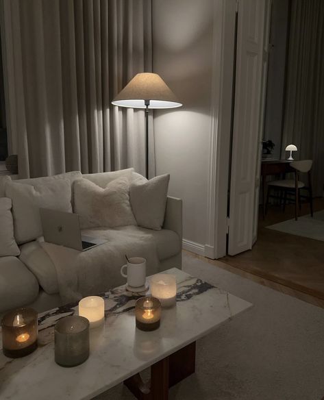 Beige Aesthetic House, House Interior Minimalist, White Beige Aesthetic, Living Room Inspiration Apartment, Candles Cozy, Beige House, House Lifestyle, Aesthetic Apartment, Apartment Aesthetic