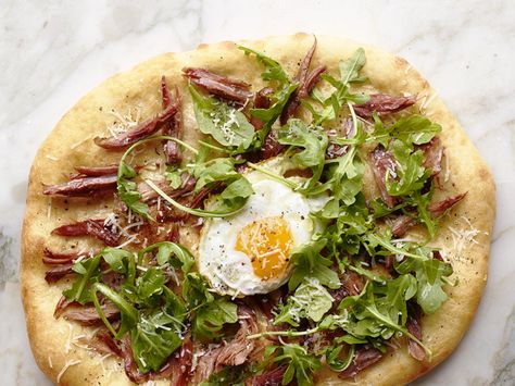 Duck Confit and Fried Egg Pizza Recipe : Emeril Lagasse : Food Network - FoodNetwork.com Duck Pizza, Egg Pizza Recipes, Egg Pizza, Calzone Recipe, Types Of Pizza, Duck Confit, Emeril Lagasse, Pizza Food, Food Network Magazine