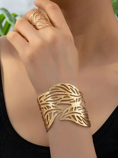 Yellow Gold  Collar     Embellished   Women Fashion Jewelry Wire Jewelry Earrings, Open Bangle Bracelet, Modern Gold Jewelry, Womens Bangles, The Bangles, Bracelets Design, Bangle Ring, Diy Bracelet Designs, Open Bangle