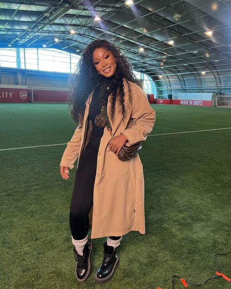 Nqobile Khwezi on Instagram: “@supersporttv #allaccesscrew headed out to @arsenal Training center for a interview with the talented Thomas Partey” Nqobile Khwezi, Thomas Partey, Training Center, Curvy Outfits, Gorgeous Hair, Arsenal, Bedroom Ideas, Chic Outfits, Photo Ideas