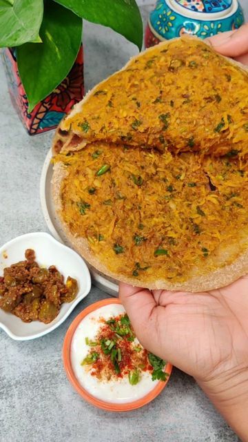 Eat Delicious on Instagram: "MOOLI KA PARATHA 😋 Parathas are our favorite breakfast food and Gobi Paratha and Mooli Paratha top the list especially when fresh tender mooli is in season. Mooli paratha is a whole wheat flatbread stuffed with spiced grated white radish(mooli). They are perfect for breakfast, brunch or lunch with a side of pickle, yogurt (curd), or simply a dollop of butter. Ingredients- 1) Mooli 300 gm 2) Cumin seeds 1 tsp 3) Ajwain 1 tsp 4) Green Chilli 2 (Chopped) 5) Ginger 1 t Mooli Paratha, Gobi Paratha, White Radish, Punjabi Food, Omelette Recipe, Cumin Seeds, Green Chilli, Breakfast Food, Whole Wheat