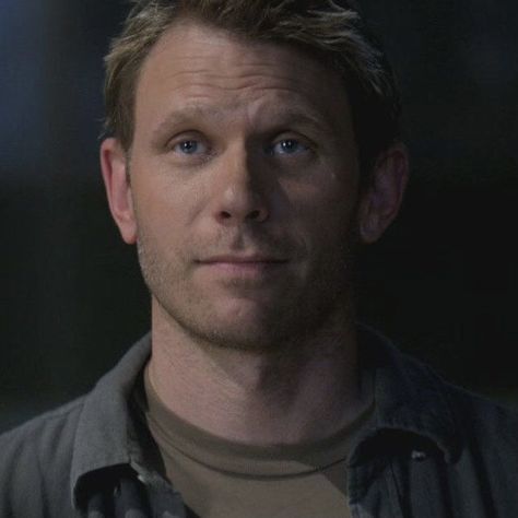 Lucifer Supernatural, Supernatural Lucifer, Supernatural Angels, Mark Pellegrino, Spn Cast, Supernatural Pictures, Supernatural Tv Show, Tv Supernatural, Peachy Keen