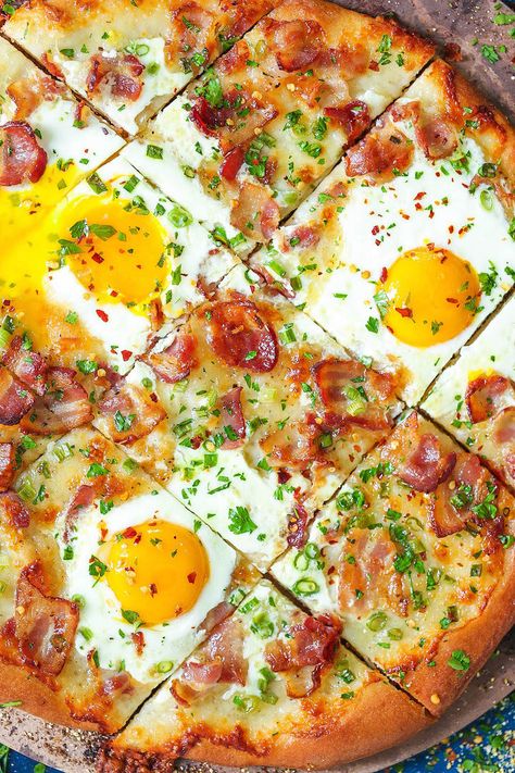 Pizza For Breakfast, Pizza Lasagna, Breakfast Pizza Recipe, Plats Healthy, Bacon Breakfast, Dessert Easy, Breakfast Pizza, Chinese Recipes, Recipes Keto