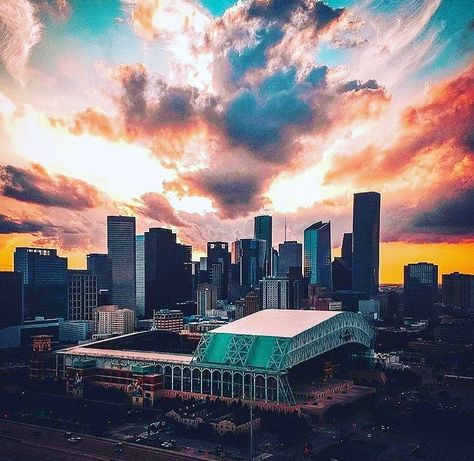 MMP ❤️ Minute Maid Park Houston, Houston Tattoos, Houston Skyline, Houston Astros Baseball, Minute Maid Park, Astros Baseball, Minute Maid, H Town, Knife Painting