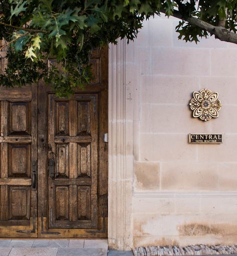 Hotel Boutique Mexicano, Sky Restaurant, One Hotel, Mexican Architecture, Hotel Entrance, Heritage Hotel, Hotel Boutique, Hotel Lobby, Boutique Hotel